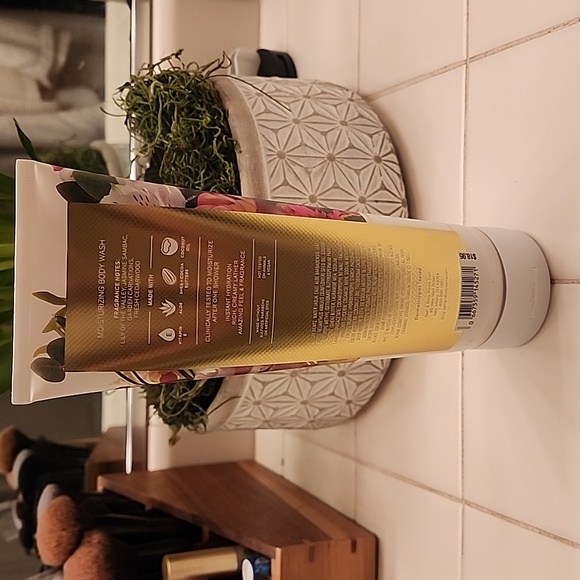 Bath and Body Works - Brightest Bloom - Picture 4 of 8